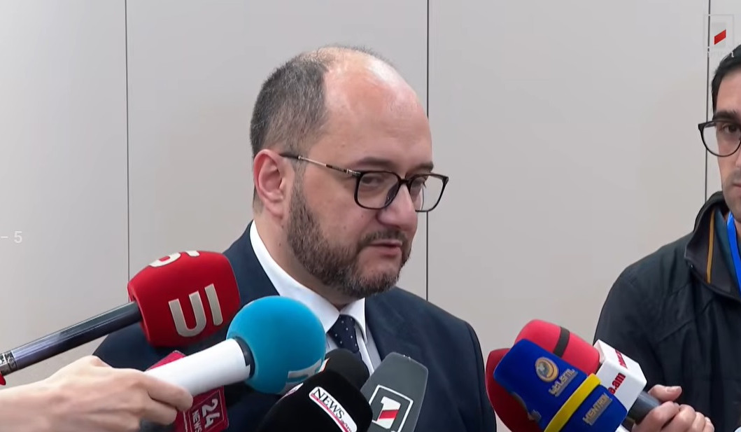 Bütün məsələlər üzrə intensiv təmaslar var: Arayik Harutyunyan Azərbaycan tərəfi ilə müzakirələrə toxunub