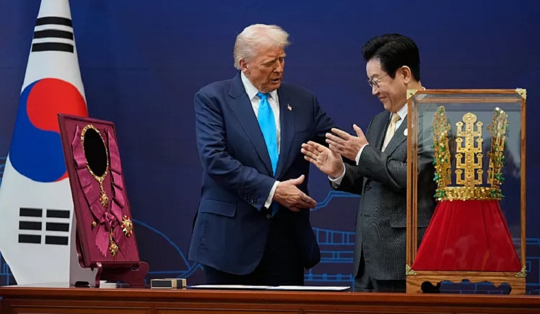 Հարավային Կորեայի նախագահը Թրամփին ոսկե թագ է նվիրել