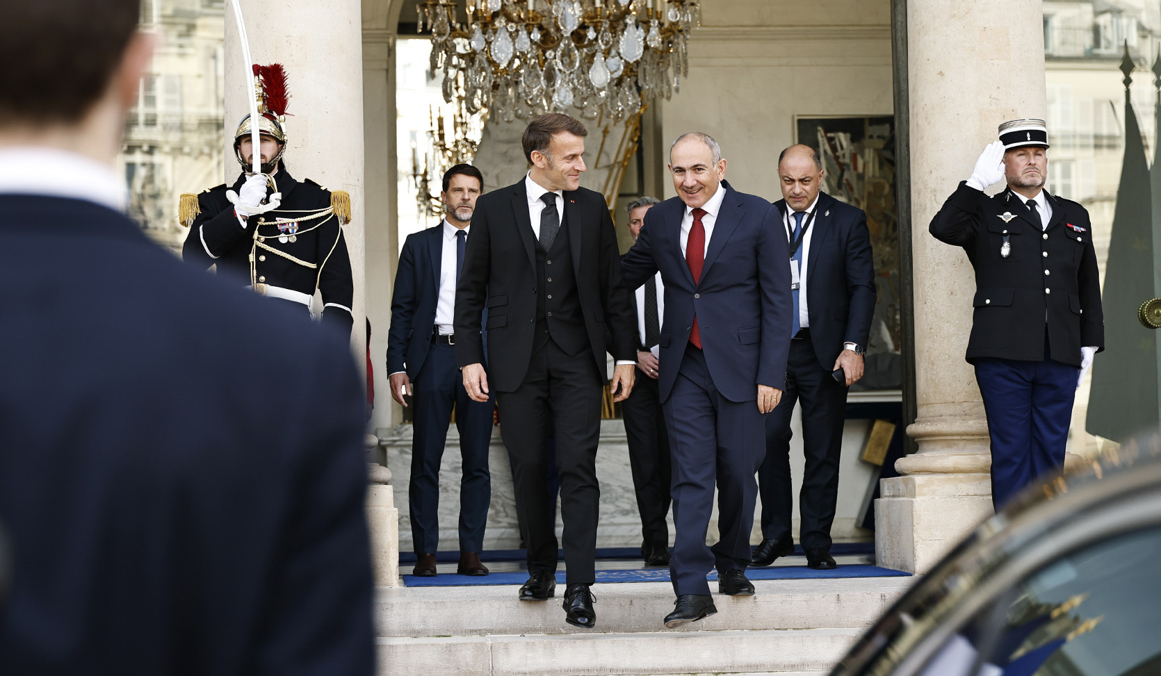 Armenia’s Pashinyan meets France’s Macron at Élysée Palace