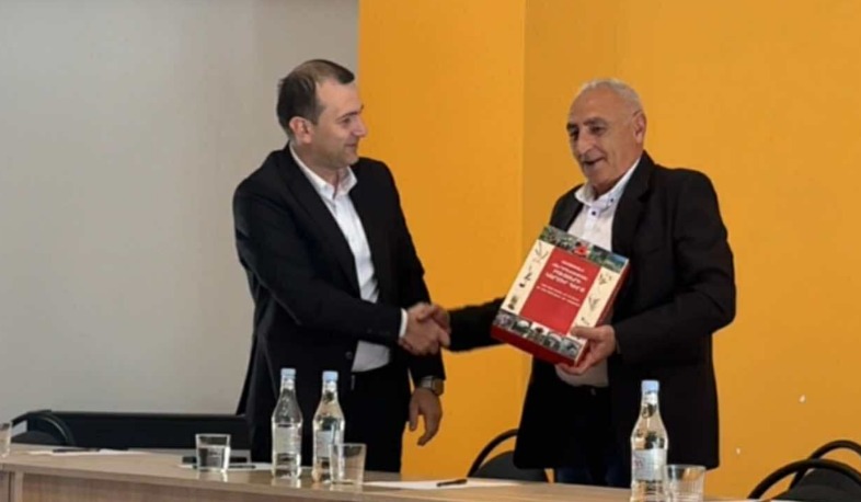 Կիրանցի դպրոցին ՀՀ Կարմիր գիրք է փոխանցվել. ԲԸՏՄ