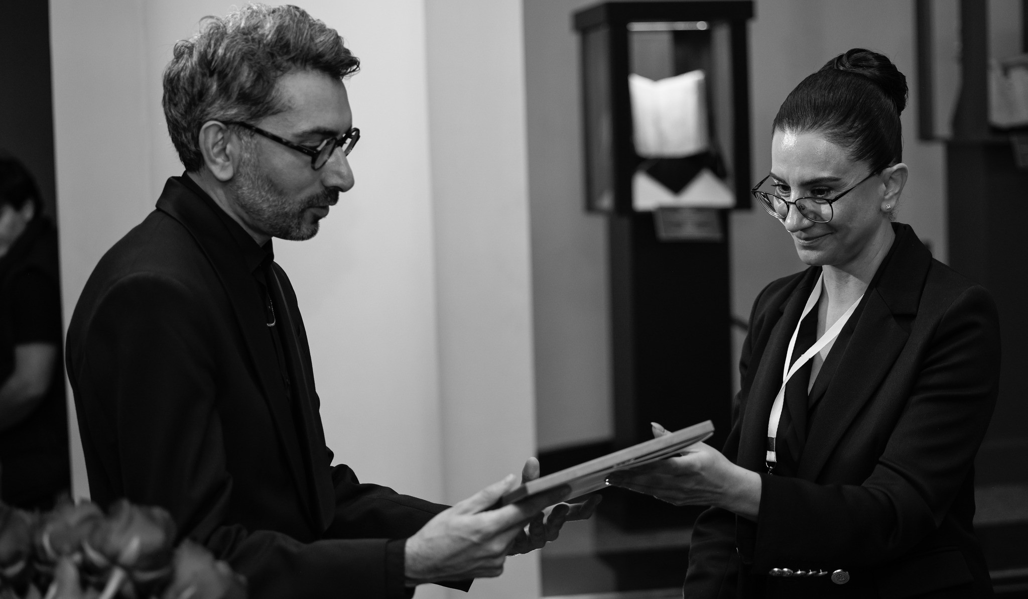 Վաստակավոր արտիստ Հայկ Մելիքյանը և կոմպոզիտոր Էլեն Յոլչյանը գլխավոր դատախազի կողմից պարգևատրվել են շնորհակալագրերով