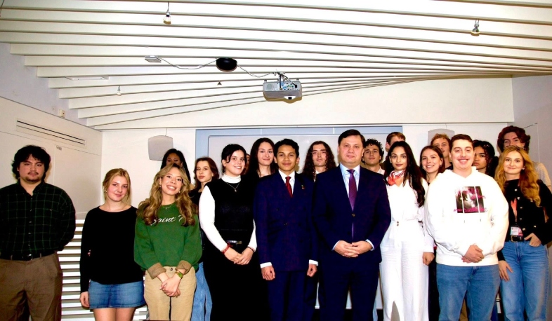 Ֆրանսիայում ՀՀ դեսպանը բանախոսել է Փարիզում Լոնդոնի համալսարանի ինստիտուտում