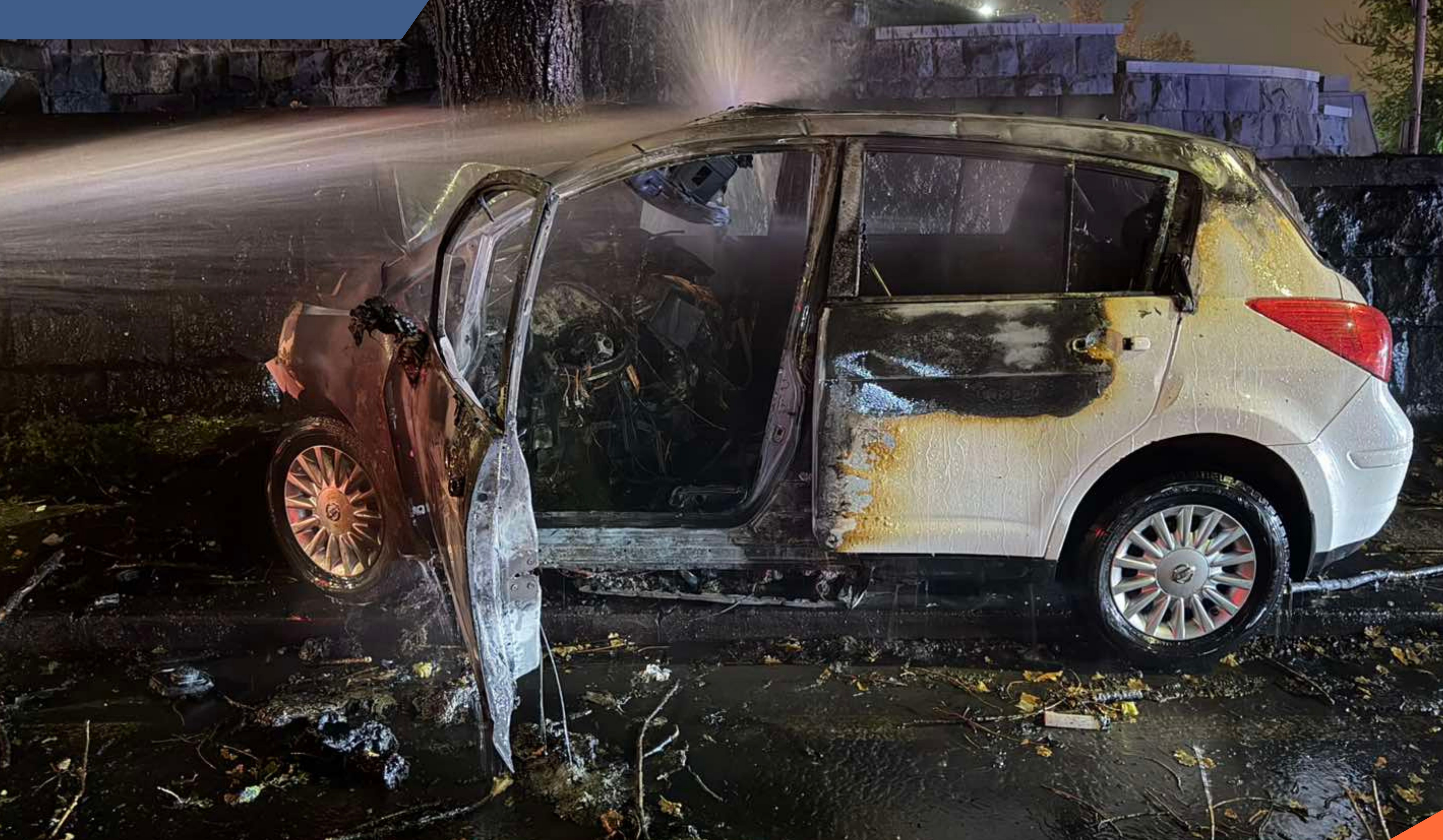 Ավտոմեքենան բախվել է ծառին և բռնկվել. կա տուժած