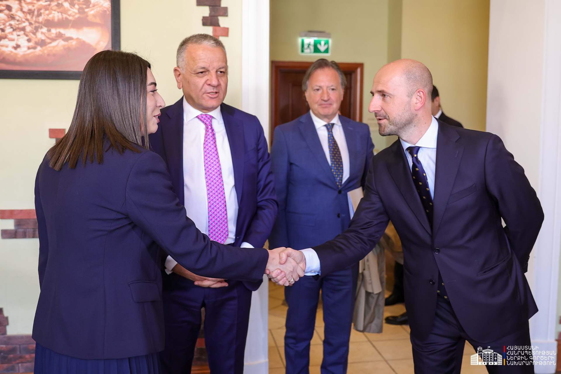 Arpine Sargsyan Aİ səfirləri ilə viza liberallaşdırılması prosesini müzakirə etdi