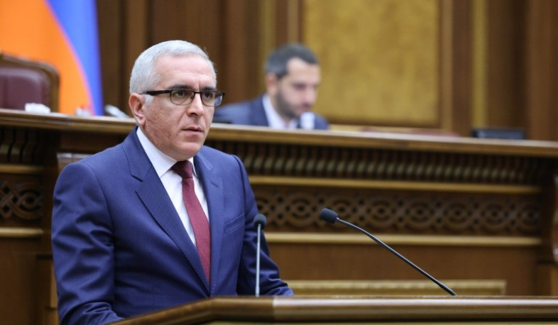 Նախագծով առաջարկվում է հետաձգել պետական սահմանի ցամաքային անցման կետերում վճարվող հարկերի և պետական տուրքի վճարումները