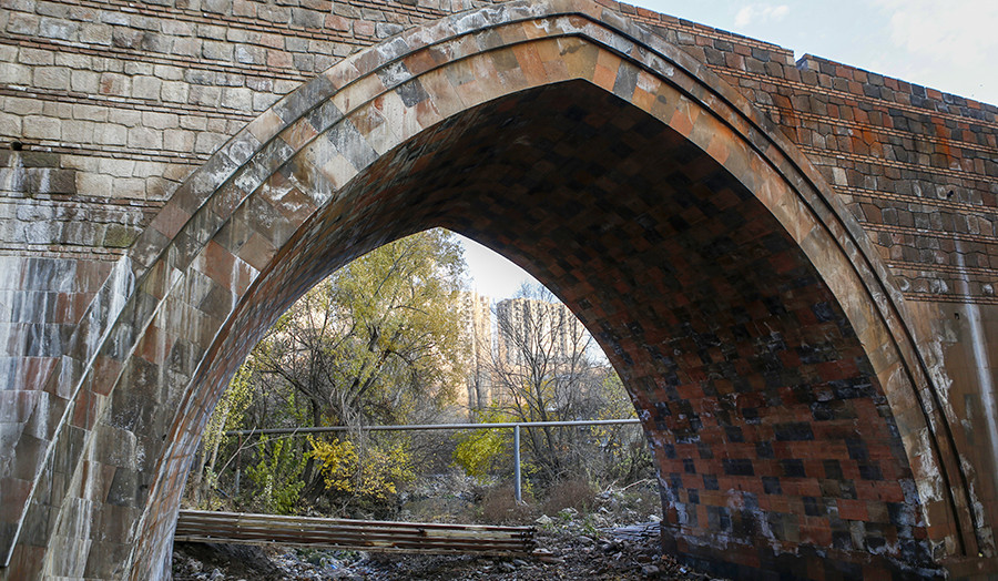 Բացվում է Երևանի ամենահին կամուրջը