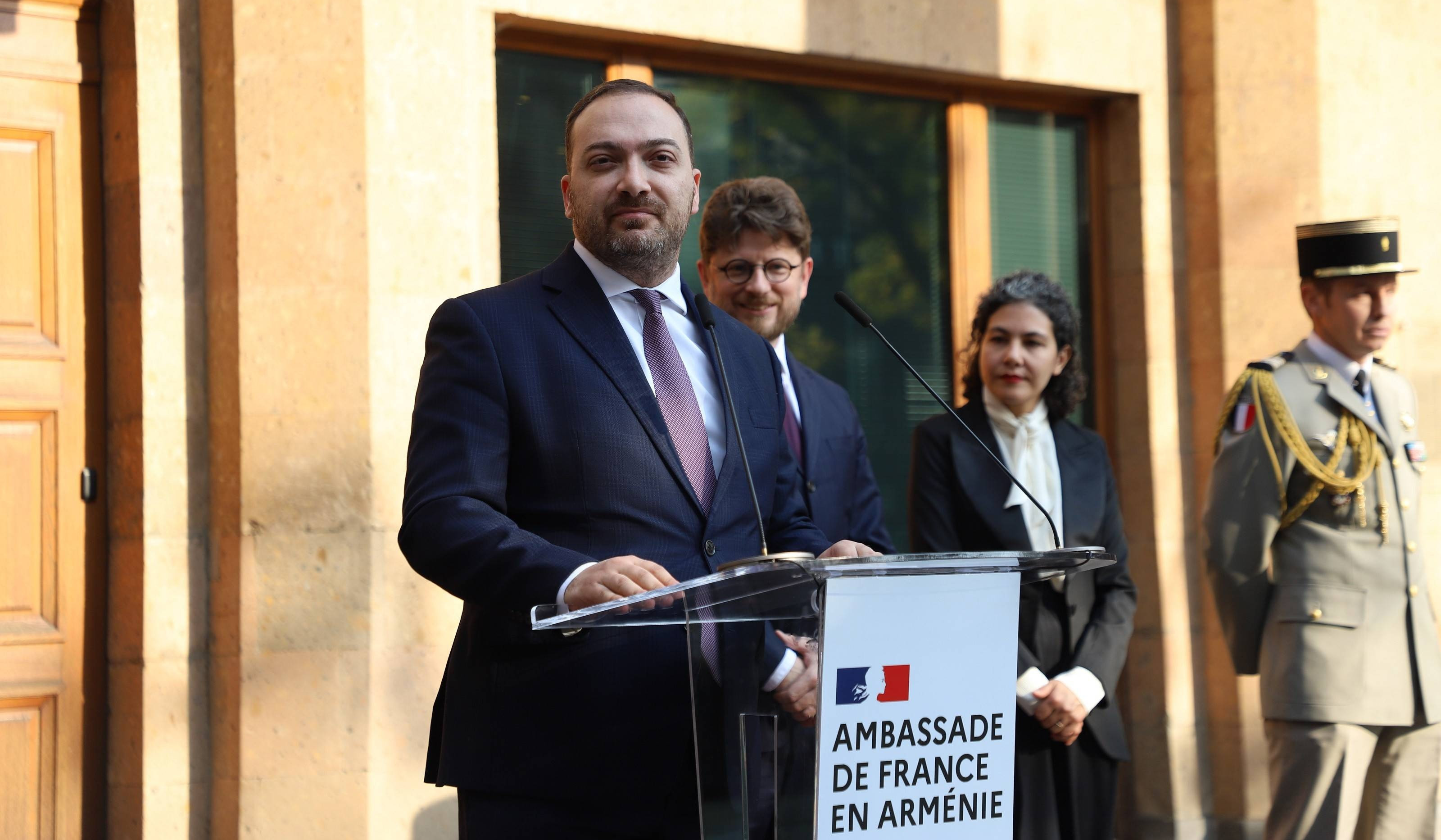 Դավիթ Կարապետյանը Ֆրանսիայի դեսպանության բացման 30-ամյակին նվիրված արարողությանը անդրադարձել է ռազմավարական բնույթի հարաբերությունների օրակարգին