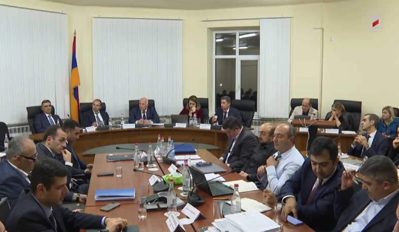 ՀԾԿՀ-ն քննարկում է ՀԷՑ-ի՝ էլեկտրաէներգիայի բաշխման լիցենզիան դադարեցնելու հարցը | ՈՒՂԻՂ