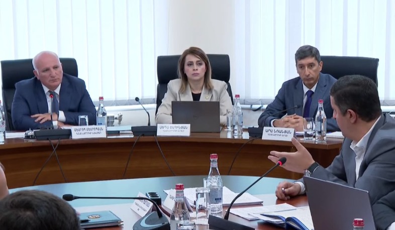 ՀԾԿՀ-ն շարունակում է քննարկել ՀԷՑ-ի՝ էլեկտրաէներգիայի բաշխման լիցենզիան դադարեցնելու հարցը