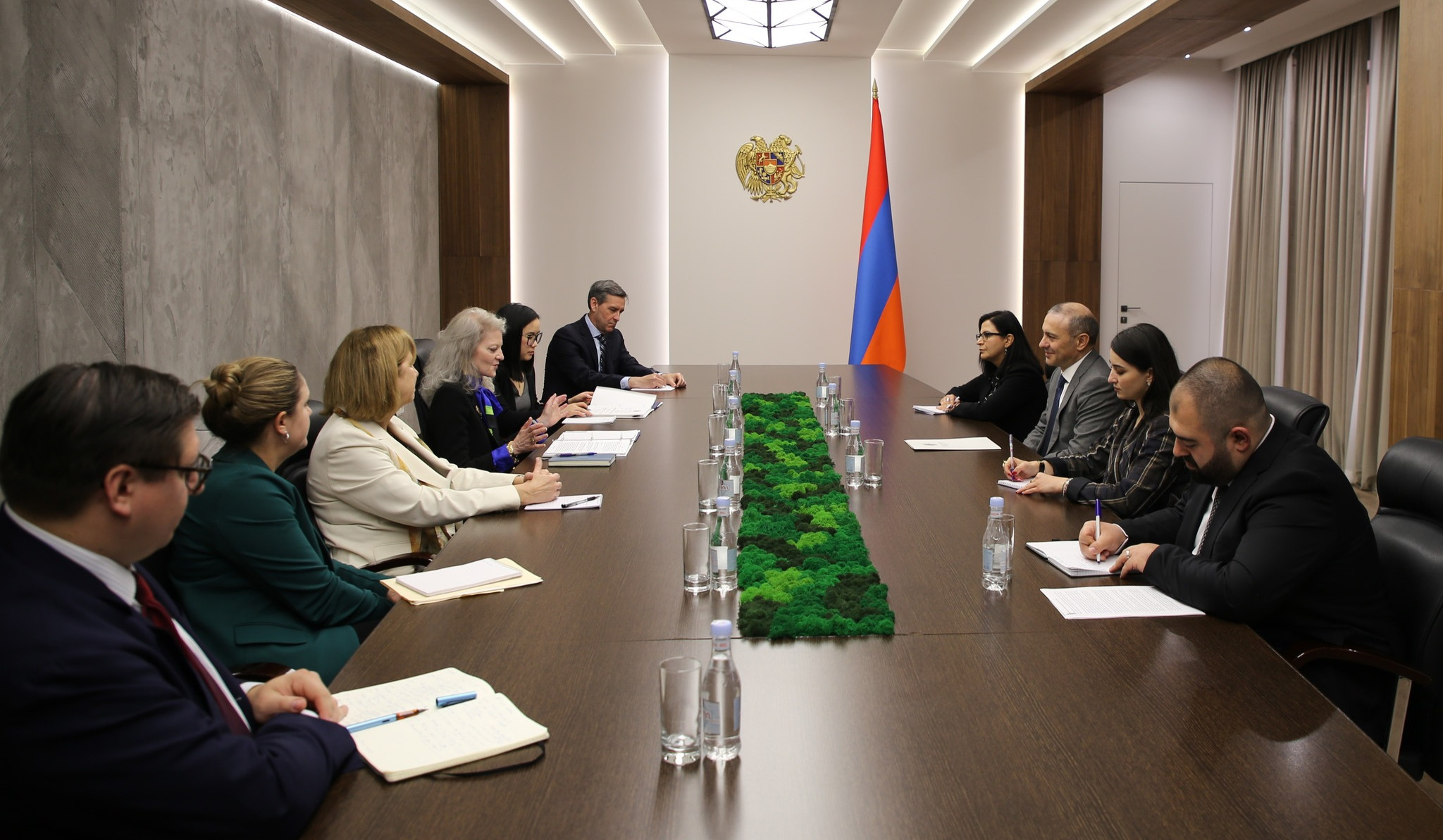 Təhlükəsizlik Şurasının katibi və ABŞ Dövlət katibinin müavini Cənubi Qafqazda bərqərar olmuş sülh barədə fikir mübadiləsi aparıblar