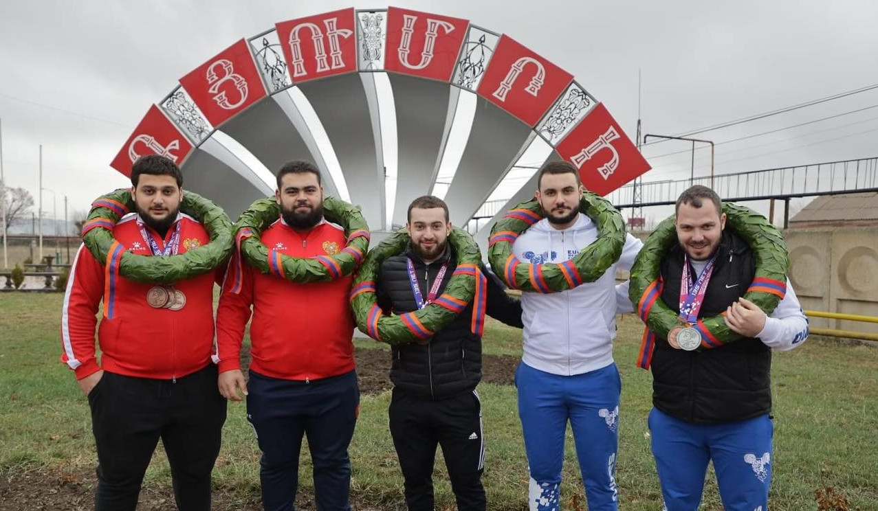 Ծանրամարտի և հրաձգության ֆեդերացիաներն արձագանքել են մարզիկների և մարզիչների՝ Գյումրու քաղաքապետին աջակցելու հայտարարությանը