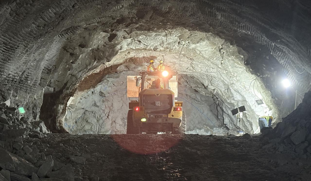 Քաջարան-Ագարակ հատվածի թունելում կատարվում են ամրանավորման, անվտանգության խորշերի կառուցման և այլ աշխատանքներ