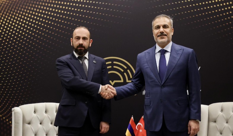 Türkiyə ilə münasibətlərin normallaşması Azərbaycanla münasibətlərin normallaşmasına müsbət təsir göstərə bilər: Mirzoyan Fidana cavab verib