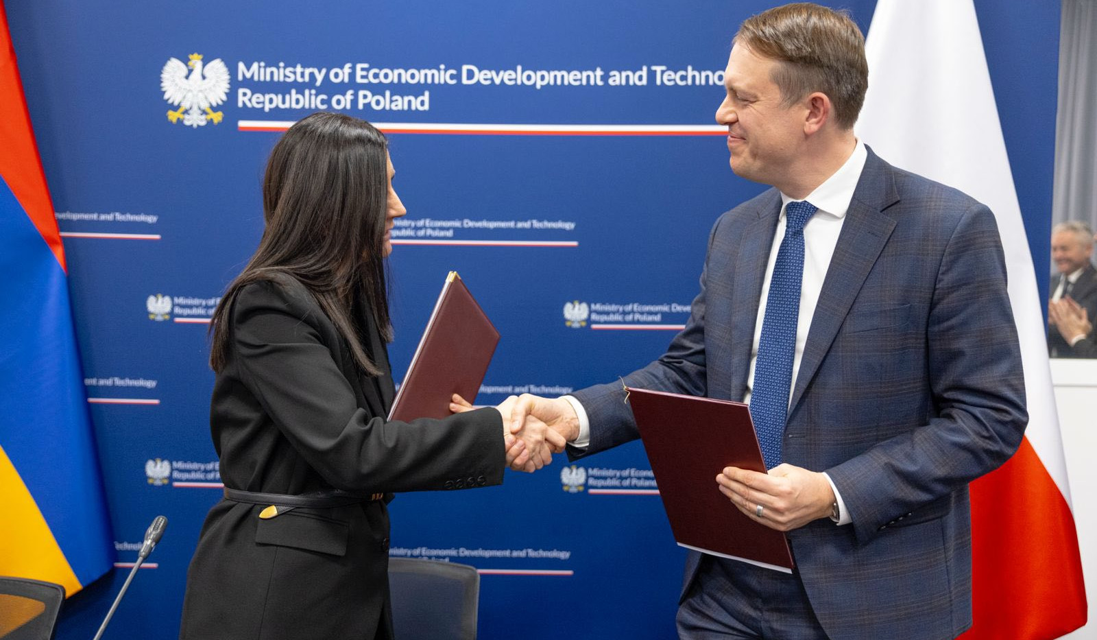 Ermənistan və Polşa arasında 2025-2027-ci illər üçün Əməkdaşlıq yol xəritəsi imzalandı