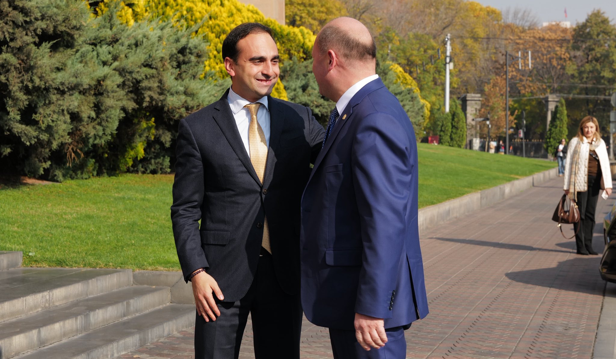 Տիգրան Ավինյանը հանդիպել է Դոնի Ռոստովի քաղաքապետի հետ