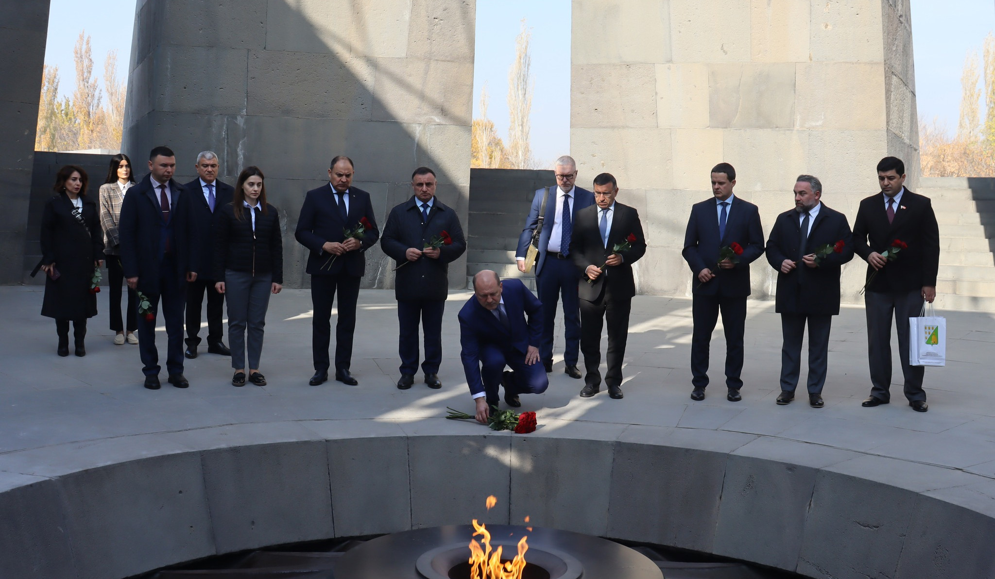 Rostov-na-Donu şəhərinin meri Erməni Soyqırımı Abidəsini ziyarət etdi