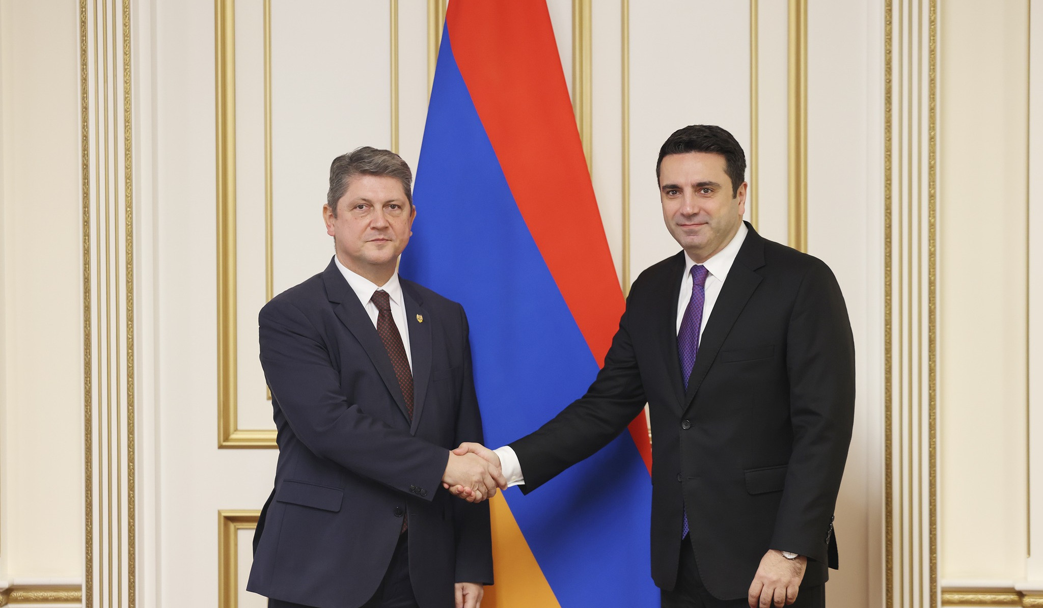Alen Simonyan meets with Chair of Committee for Foreign Policy of Senate of Romania