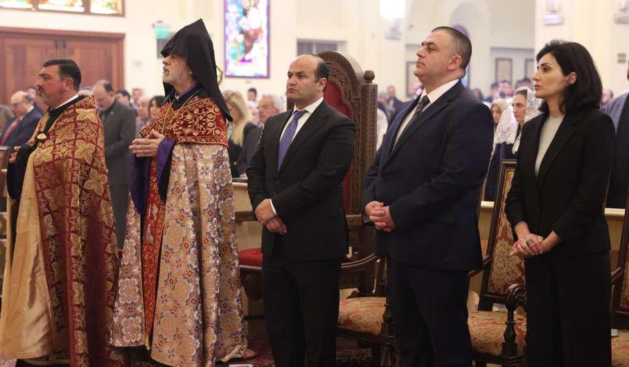 Նարեկ Մկրտչյանը ԱՄՆ-ում ՀԱԵ Արևմտյան թեմի Սրբոց Ղևոնդյանց առաջնորդանիստ մայր տաճարում սուրբ և անմահ պատարագի է մասնակցել