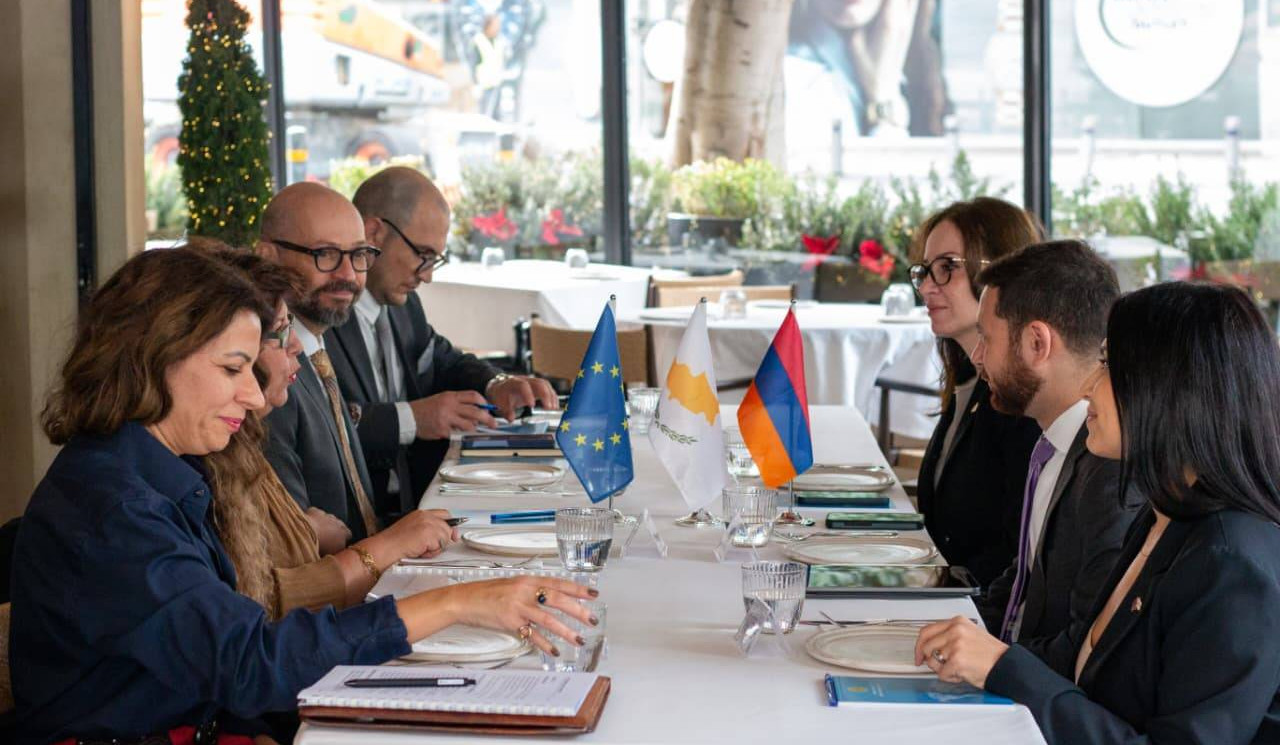 Ermənistan Respublikası və Kipr Xarici İşlər Nazirlikləri arasında siyasi məsləhətləşmələr