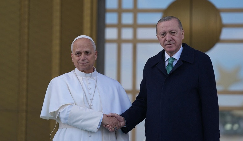 Pope Leo holds bilateral meeting with Erdogan on first day of Turkey visit