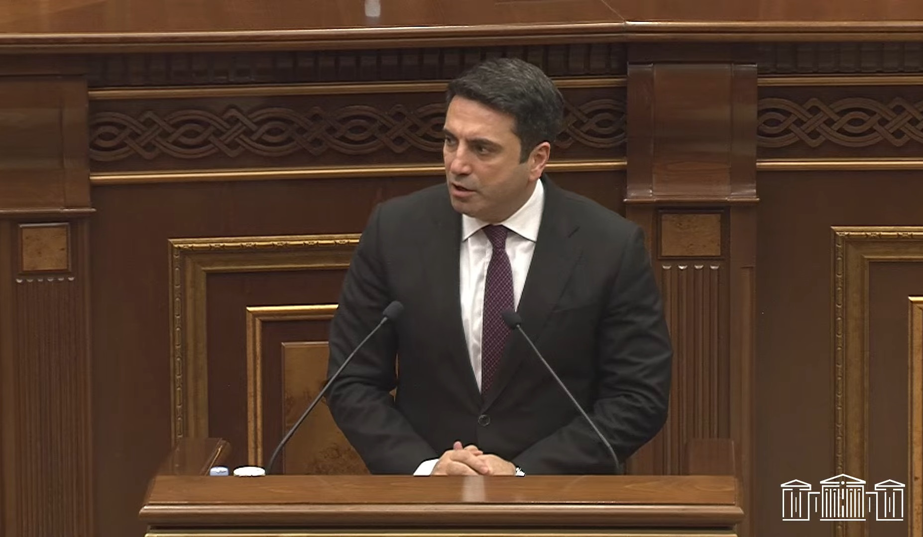 Զարմանալ, դժգոհել չլինի, մենք այս հարցը պետք է օրենսդրական առումով լուծենք. Ալեն Սիմոնյանը՝ օդի աղտոտվածության մասին