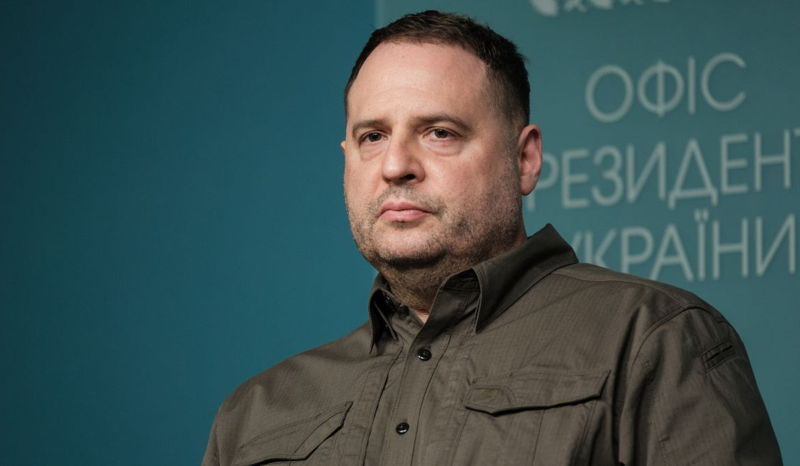 Ермак объявил, что уходит на фронт