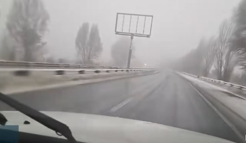 Երևան-Սևան ճանապարհի երթևեկելի մասը մշակվել է աղ-ավազի խառնուրդով