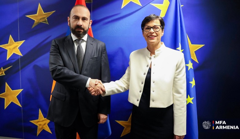 Ararat Mirzoyan və Aİ komissarı Marta Kos ilə görüşüb