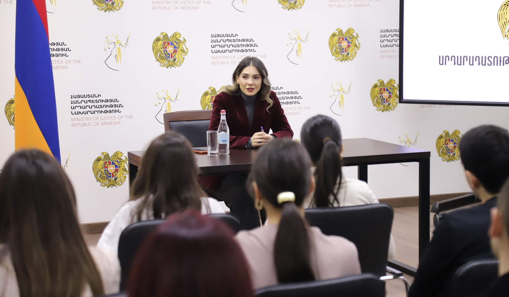 Կոռուպցիայի դեմ պայքարի միջազգային օրվան ընդառաջ․ Սրբուհի Գալյանը հանդիպել է մի շարք համալսարանների ուսանողների հետ