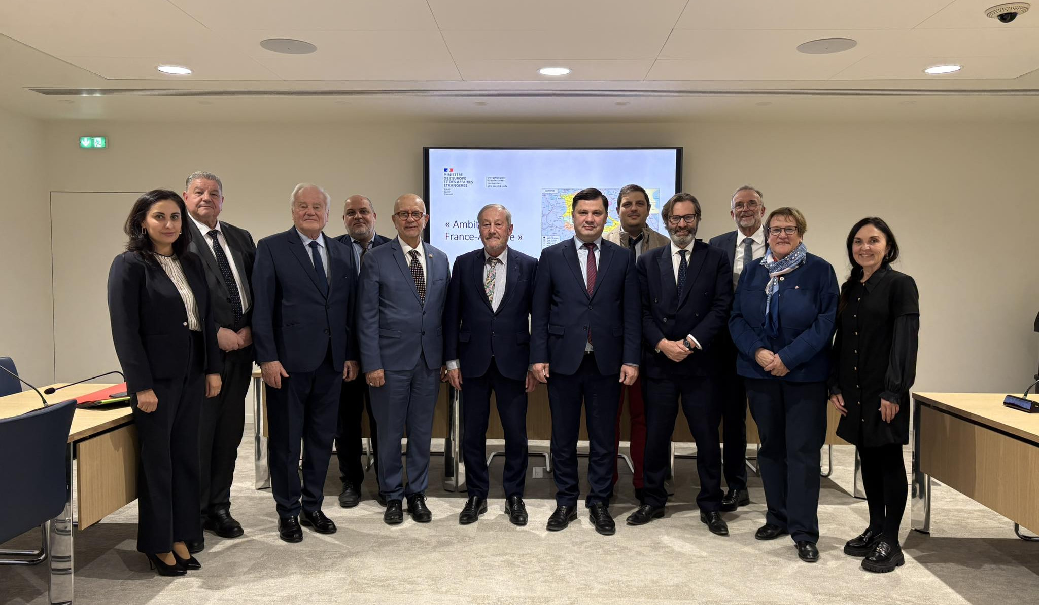 Səfir Xaçatryan Fransa Senatında Ermənistan-Fransa tərəfdaşlığının inkişafını müzakirə etdi