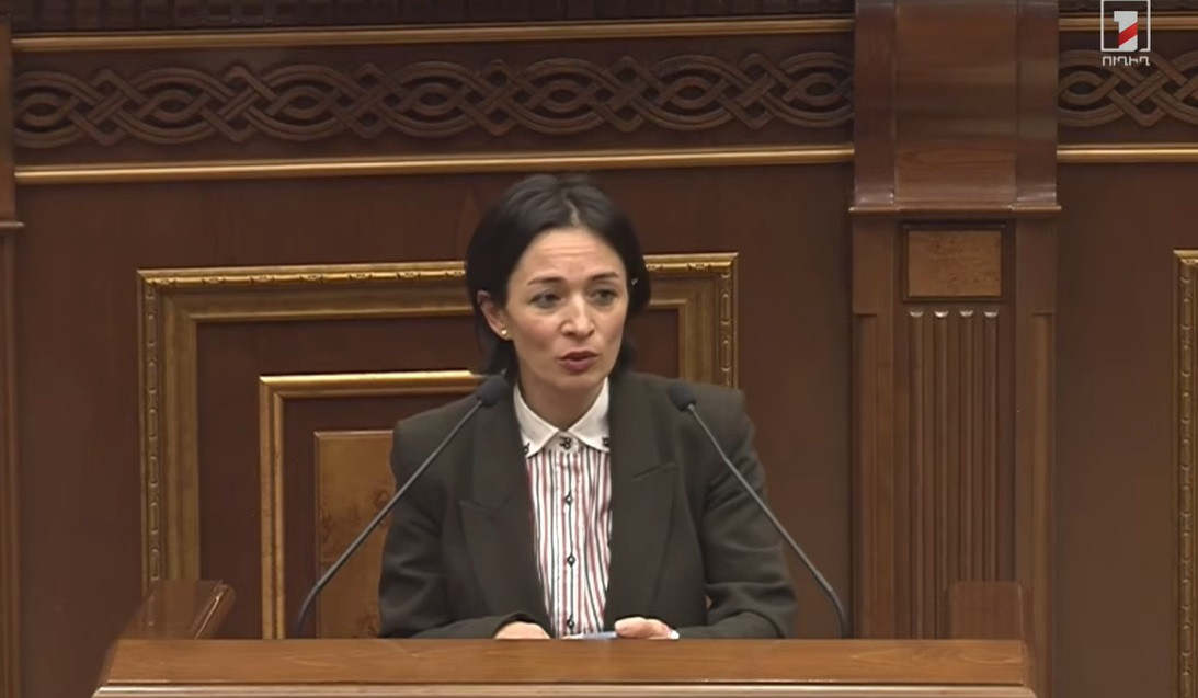 Հրաշալի առաջարկ է. ԿԳՄՍ նախարարը՝ 12-րդ դասարանում վարորդական իրավունքի տեսական գիտելիք ստանալու հնարավորության մասին