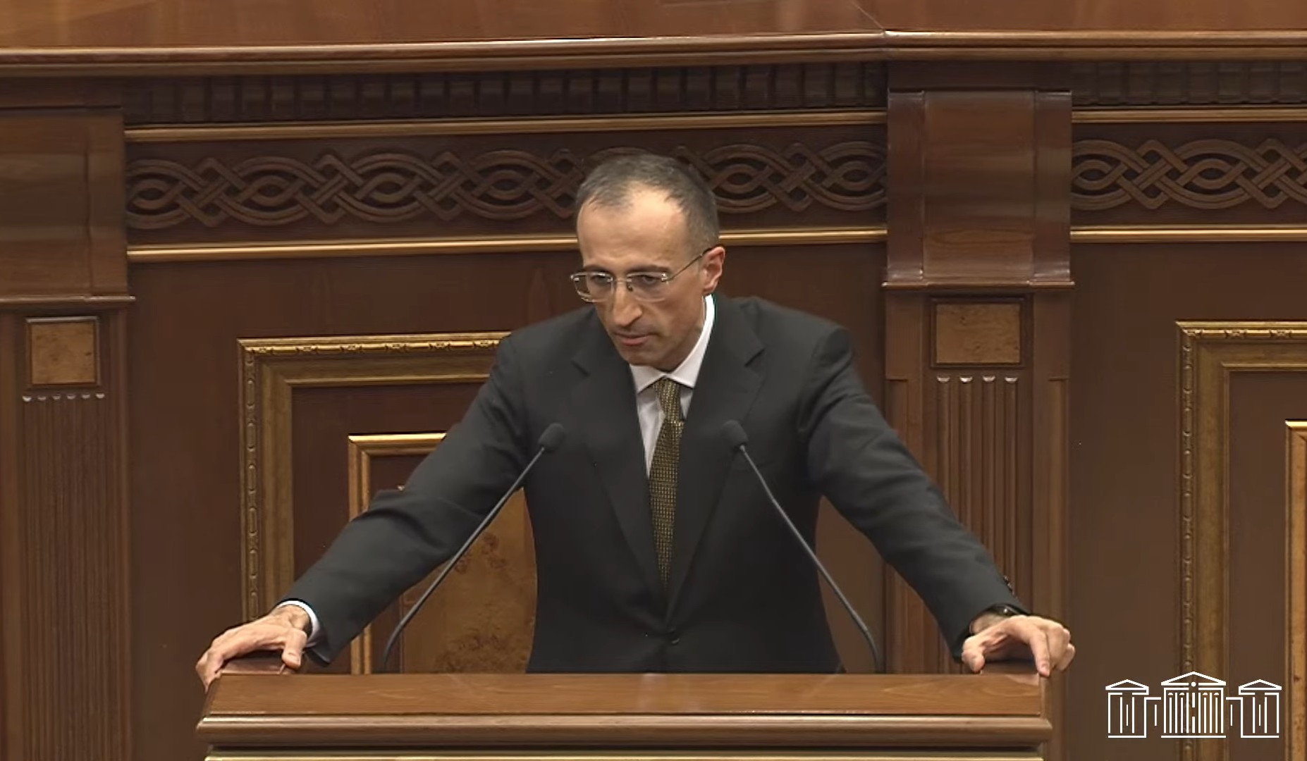 Մեր միջին աշխատավարձն աճում է․ մեր քաղաքացիների եկամուտներն աճում են, նաև աղքատությունն է նվազում. ԱՍՀ նախարար