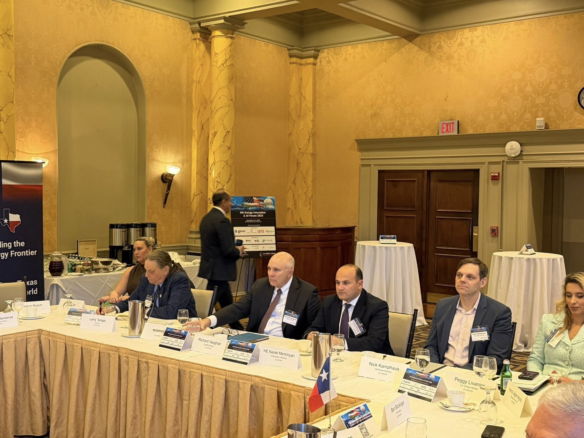 Դեսպան Նարեկ Մկրտչյանը մասնակցել է Էներգետիկ նորարարության և արհեստական բանականության 6-րդ համաժողովին