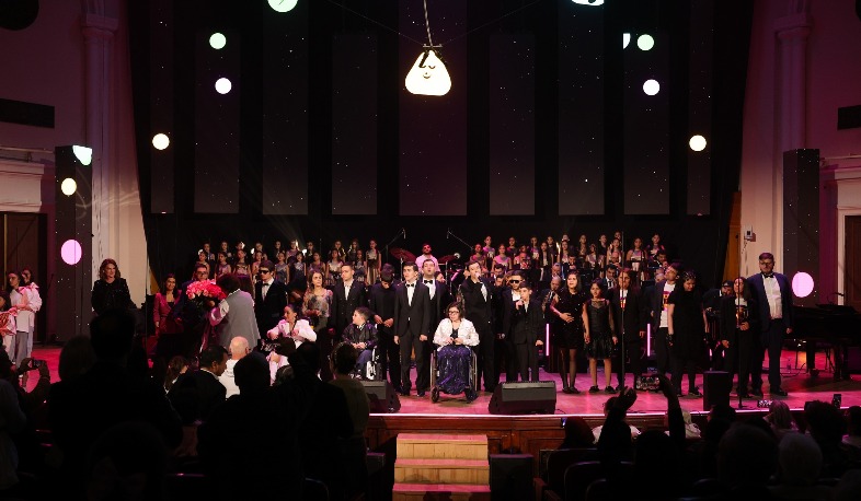 Կայացել է «Կողք կողքի» 6-րդ միջազգային ներառական երաժշտական արտ փառատոնի գալա համերգը. բեմում երեխաներին են միացել պաշտոնյաները