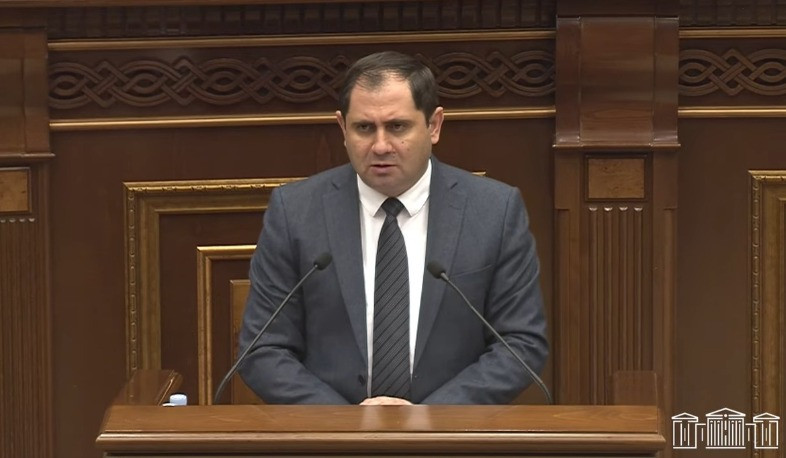 Համաձայն չեմ, թե որևէ անարդար բան կա. ՀՀ պաշտպանության նախարարը՝ զինծառայության ժամկետի կրճատման մասին