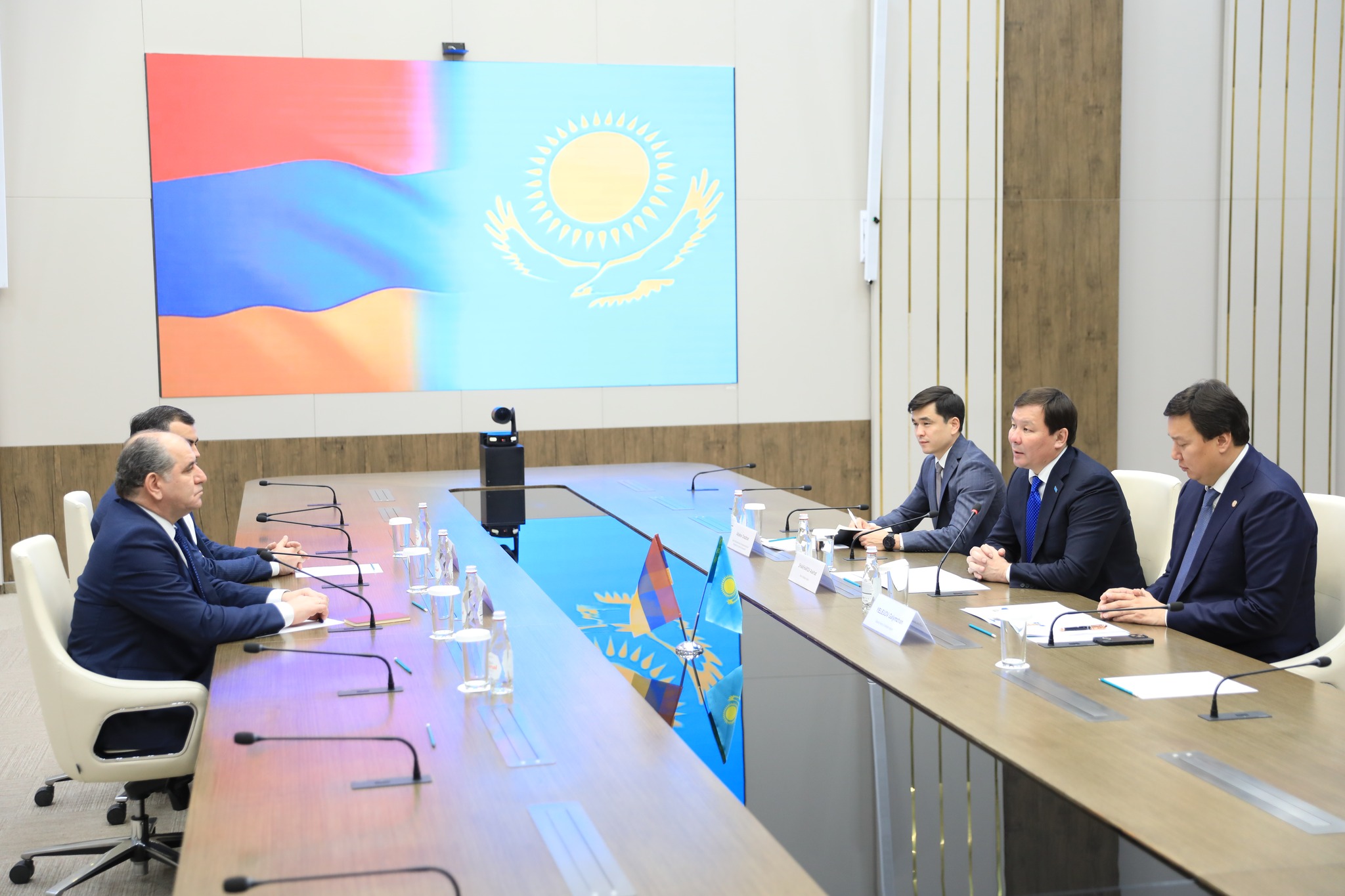 Ղազախստանում Հայաստանի դեսպանը և Ակտյուբինսկի մարզպետը քննարկել են երկկողմ համագործակցությանն առնչվող հարցեր