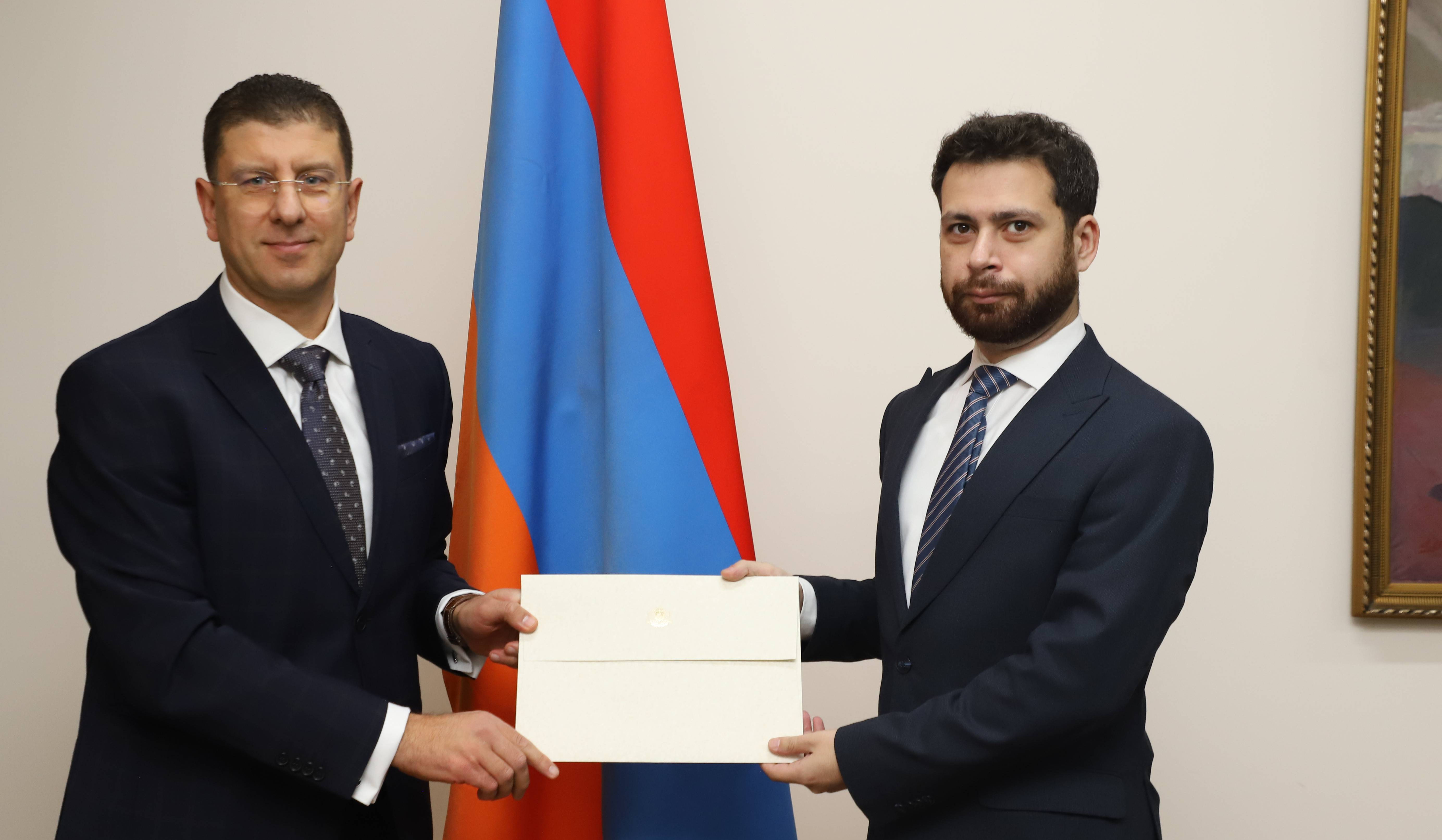 Հայաստանի և Բուլղարիայի միջև առկա է քաղաքական երկխոսության բարձր մակարդակ. նորանշանակ դեսպանը հավատարմագրերի պատճենն է հանձնել
