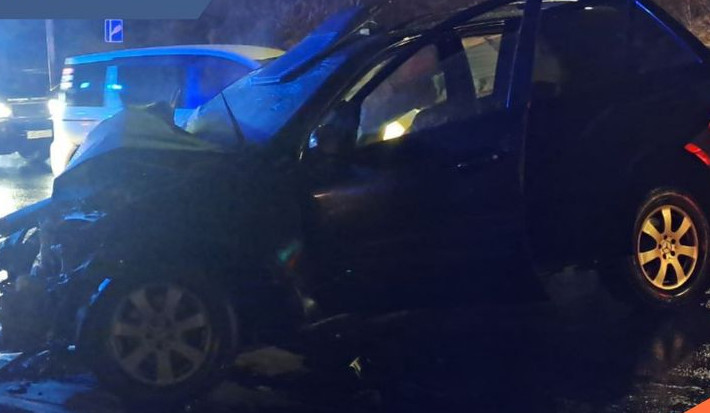 Ավտոմեքենան բախվել է արգելապատնեշին. վարորդը և ուղևորը հոսպիտալացվել են