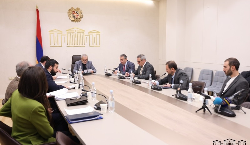 ԱԺ հանձնաժողովի նիստին երկրորդ ընթերցմամբ քննարկվել է պետական և համայնքային հողերի՝ էլեկտրոնային աճուրդով օտարման նախագիծը