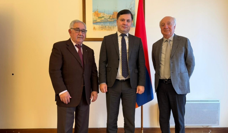 Վարչապետի անձնական ներկայացուցիչը Հայ Առաքելական Սուրբ Եկեղեցու Ֆրանսիայի թեմի Թեմական խորհրդի և պատվիրակների ժողովի նախագահների հետ է հանդիպել