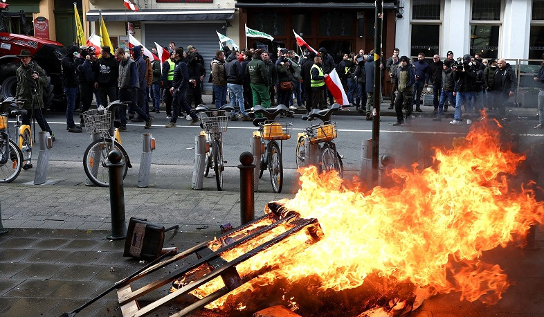 Բրյուսելում ֆերմերների բողոքի ցույցերն ավարտվել են անկարգություններով