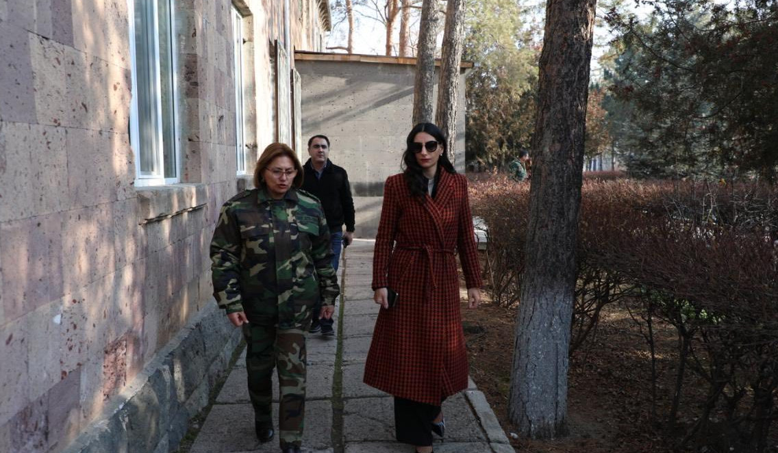 ՄԻՊ-ն այցելել է «Աբովյան» ՔԿՀ, առանձնազրույցներ ունեցել ազատությունից զրկված անչափահասների, իրենց մոտ մինչև 3 տարեկան երեխա ունեցող կանանց հետ