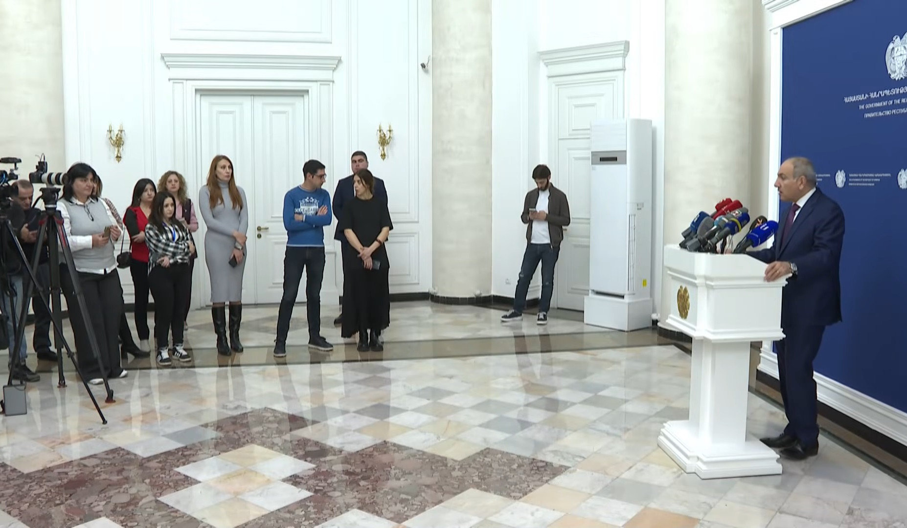 Пашинян выразил надежду, что в ближайшее время между Арменией и Азербайджаном начнется двусторонняя торговля