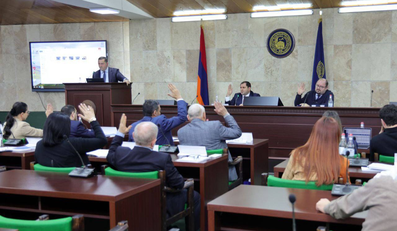 ԵՊՀ հոգաբարձուների խորհրդի նիստում հաստատվել է 2026-ի բյուջեն․ հինգ տարով պայմանագիր ունեցող դասախոսների աշխատավարձը կբարձրանա մոտ 30 տոկոսով