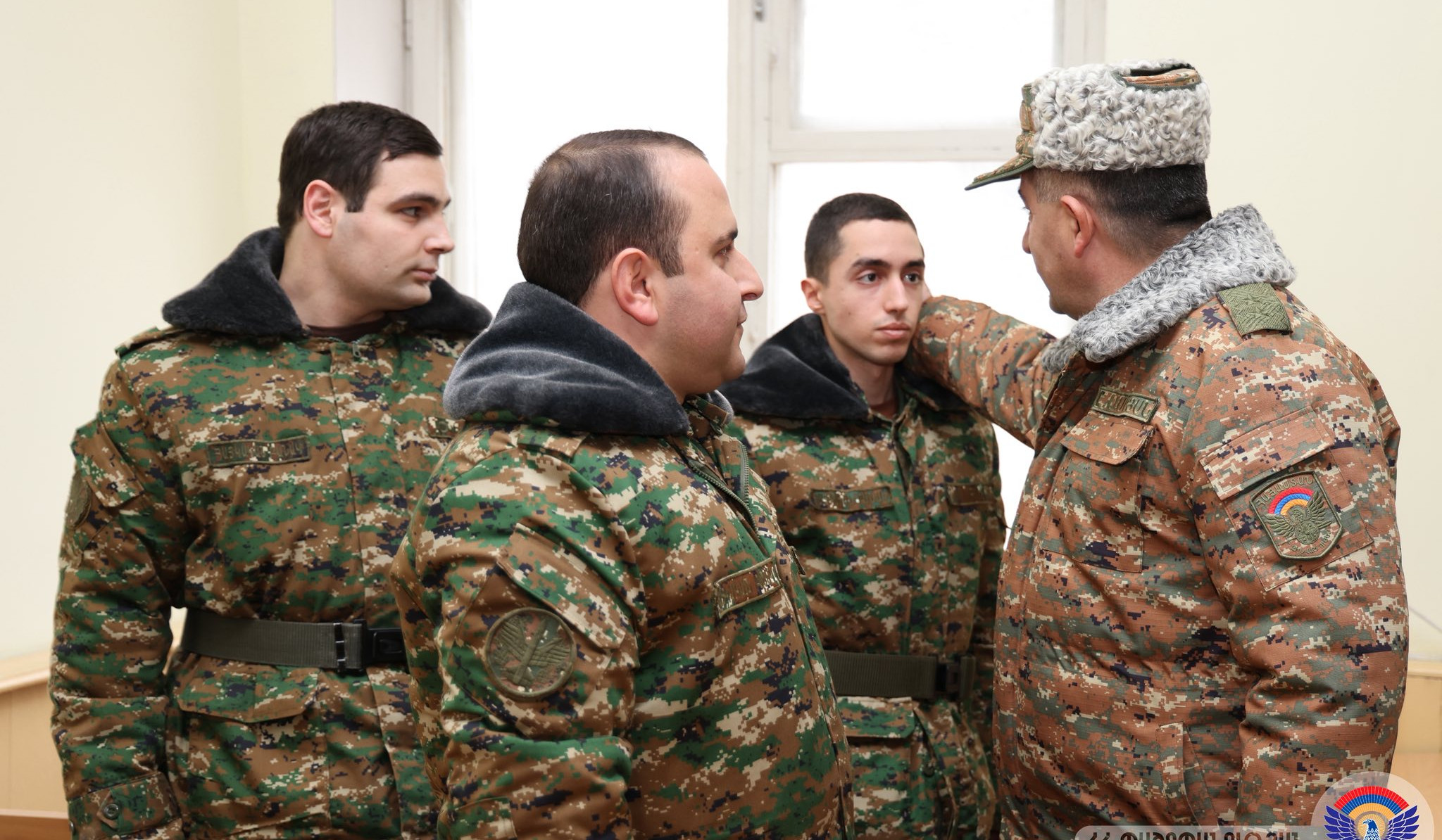 Ձմեռային զորակոչի մեկնարկին ընդառաջ՝ ԶՈՒ ԳՇ պետ Էդվարդ Ասրյանն այցելել է հանրապետական հավաքակայան