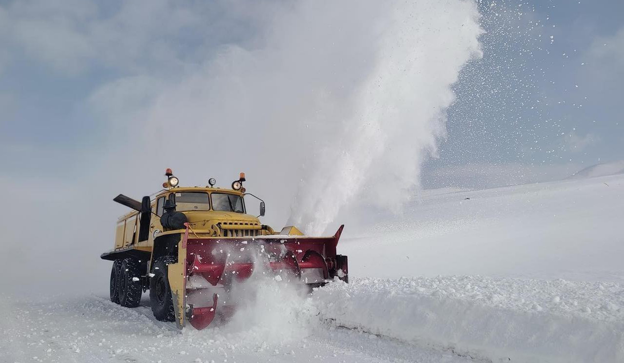 Երթևեկել բացառապես ձմեռային անվադողերով. Մեղրիի լեռնանցքում բուք է