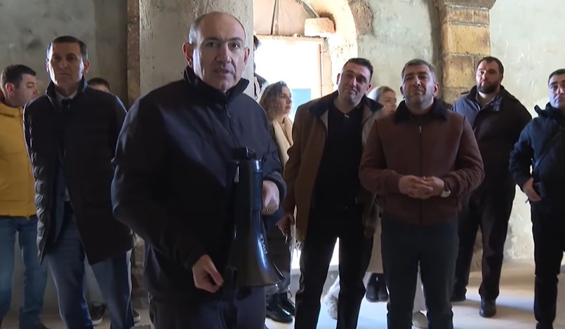 Քաղաքացիների հետ այցելեցինք Կիրանցի նորակառույց դպրոց և վերականգնվող եկեղեցի. Փաշինյանը տեսանյութ է հրապարակել