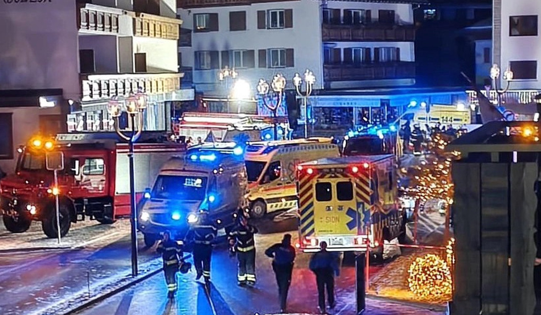 В ночь на 1 января в результате пожара на швейцарском горнолыжном курорте погибли 40 человек