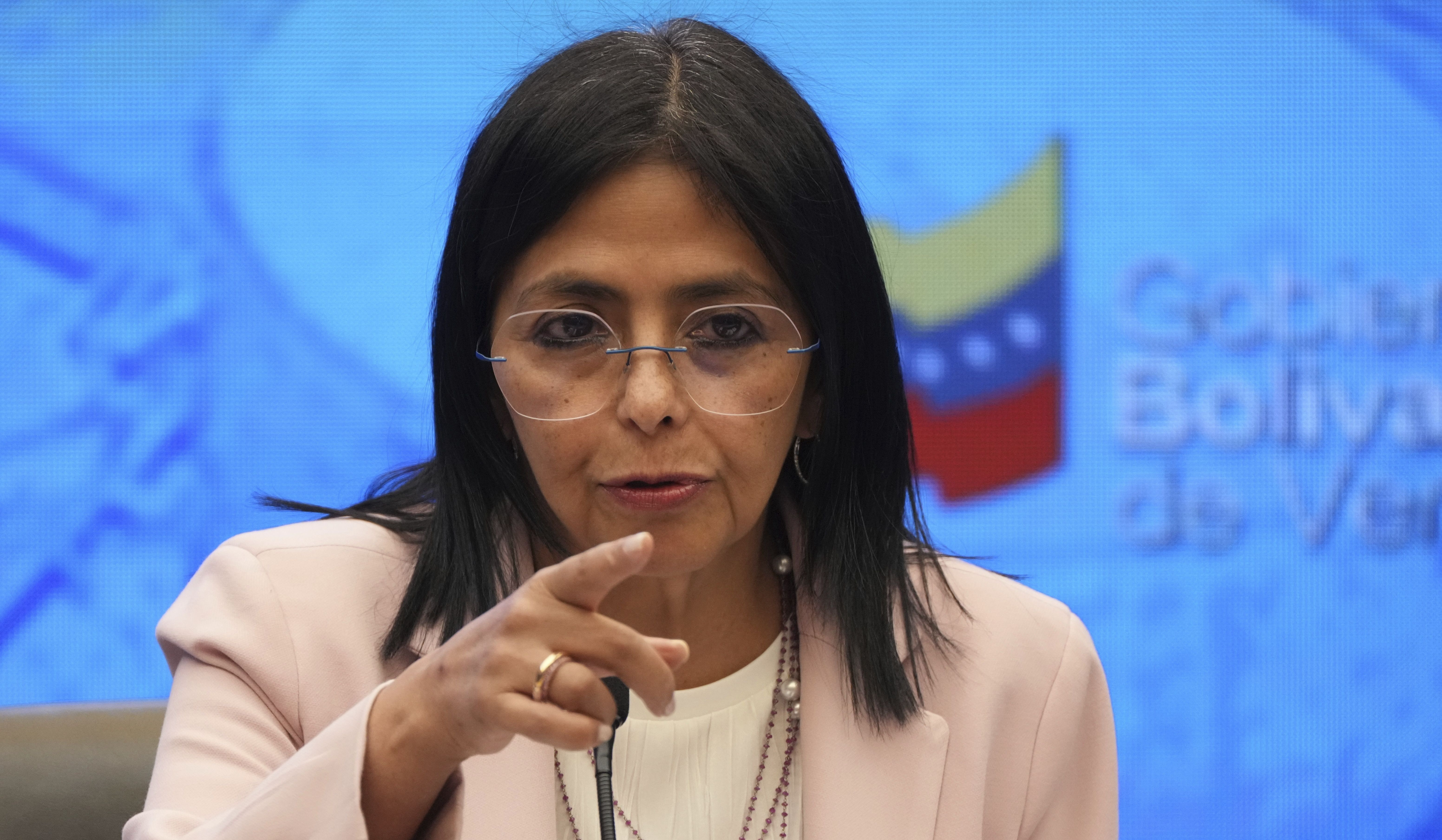 Venezuela's interim leader offers cooperation to US