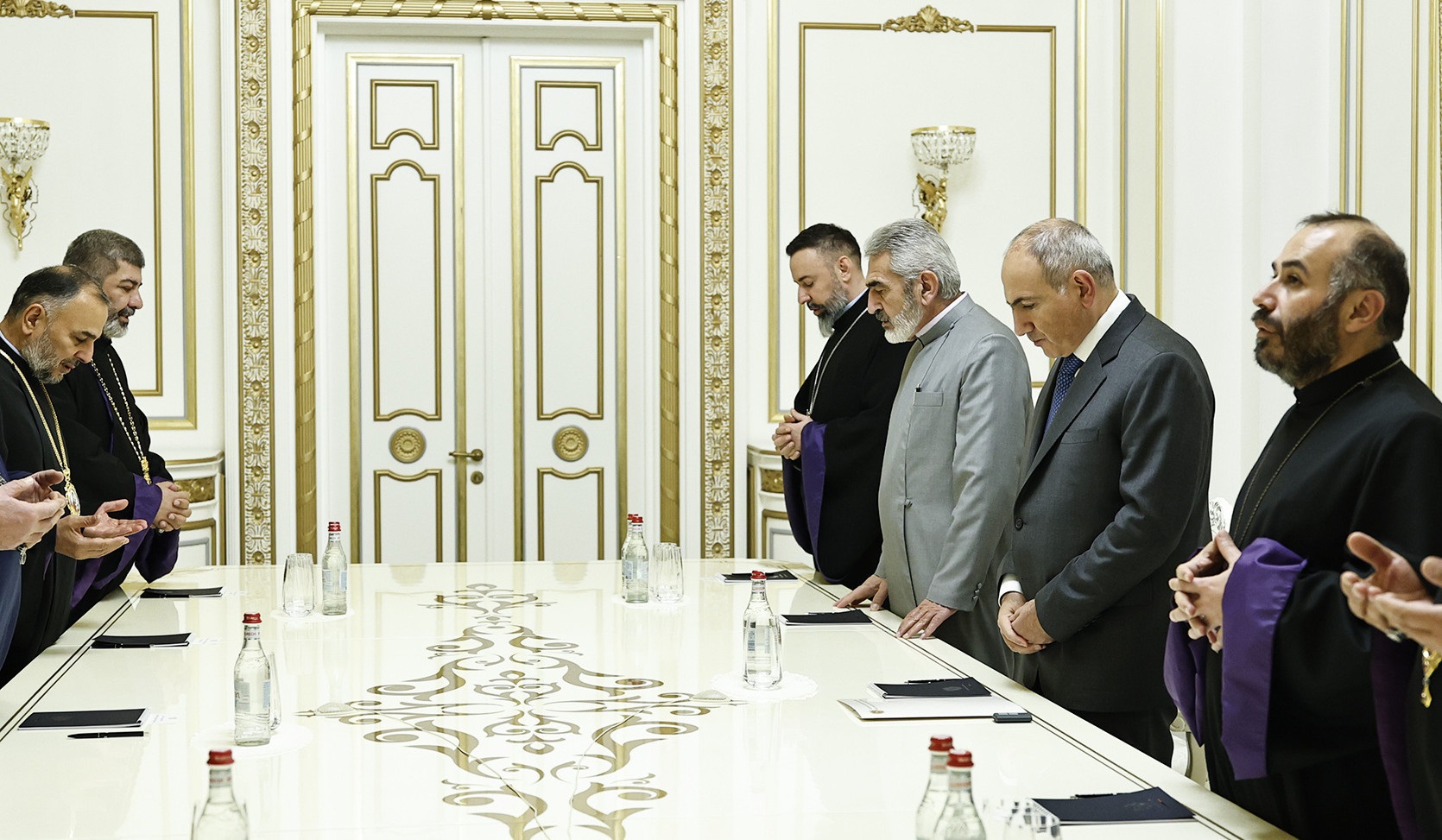 Քահանաներ Տեր Գալուստը, Տեր Անուշավանը, Տեր Հովհաննեսը և Տեր Արարատը միացել են Եկեղեցու բարենորոգման նախաձեռնությանը